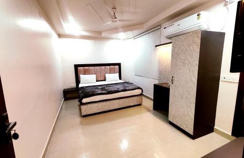 Vrindavan Hotel | Hotel RN Residency - Near Prem Mandir Vrindavan