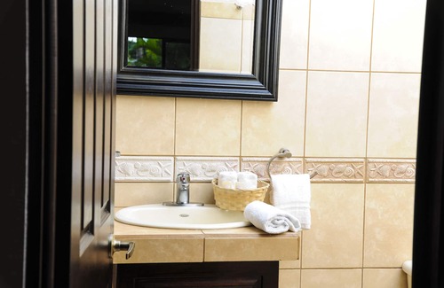 Alajuela Hotel | Hotel Robledal