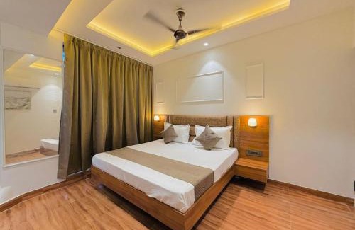 Delhi Casa | Hotel Rock View