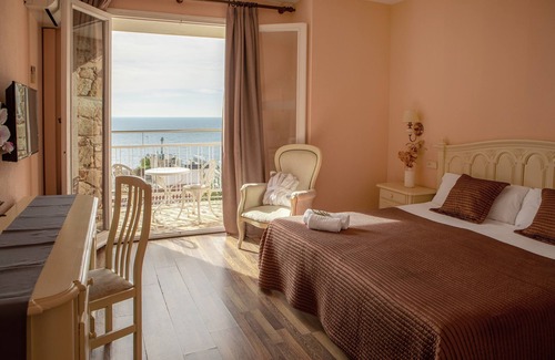 Centro de Lloret Hotel | Hotel Roger de Flor Seleqtta