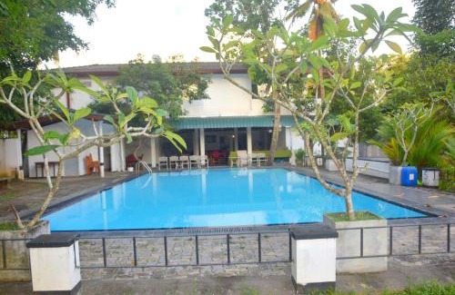 Gampaha Casa | Hotel Romi Gampaha