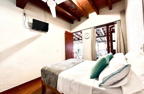 Santa María Ahuacatlán Cama Y Desayuno | Habitación Tipo Hotel, una cuadra del Lago centr 6