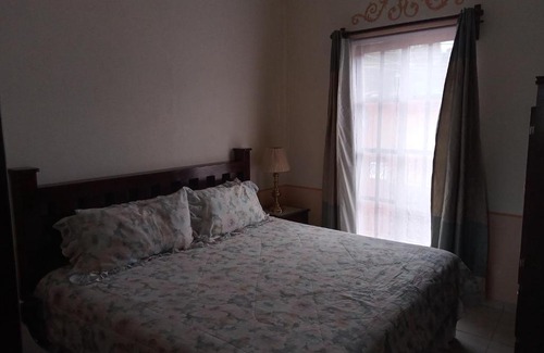 Bernal Hotel | HOTEL ROSELYN