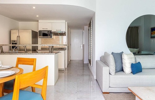 Marina Mazatlan Hotel | Hotel ∙ Royal Park Stylish 1BR Condo with Balcony for Weekend Getaway