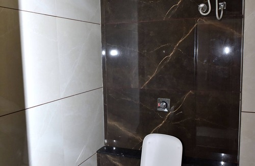 Ahmedabad Hotel | Hotel Royal Square by Sky Stays