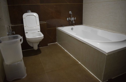 Gandhinagar Hotel | HOTEL ROYAL SQUARE