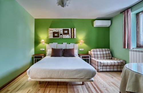 Burgui Casa | Hotel Rural El Almadiero