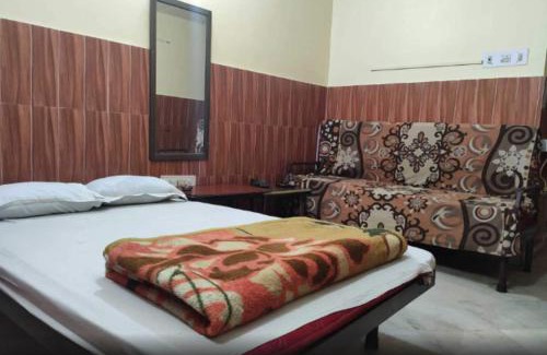 Deoghar Casa | HOTEL S-A-V-I-T-R-I PALACE Near Shree Baba Baidyanath Jyotirlinga - Free Wifi And Parking Facilities - Spacious and Fully Air Conditioned Rooms-Budget Hotel