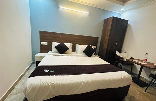 Mahipalpur Extension Hotel | Hotel S R Palace Unit BY Urban Luxury