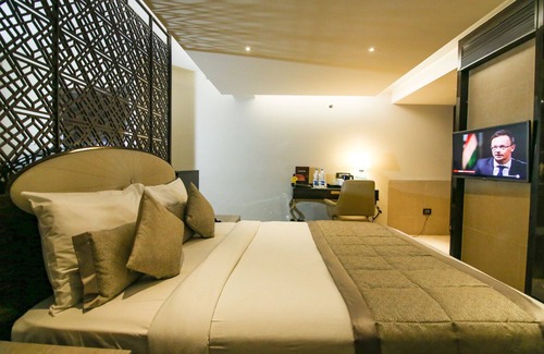 Malad West Hotel | Hotel Sai Palace Grand Malad