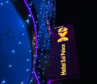 Mahmoorganj Hotel | HOTEL SAI PALACE P.G. HOUSE