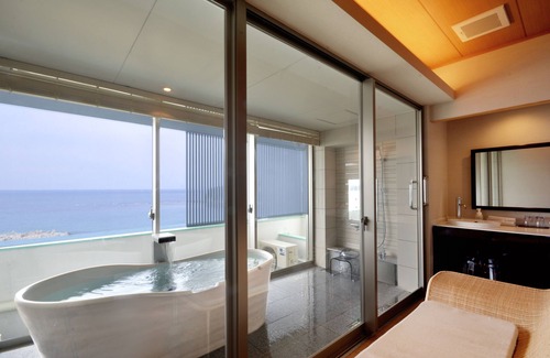 Tsubaki Onsen Casa | Hotel Sanrakuso