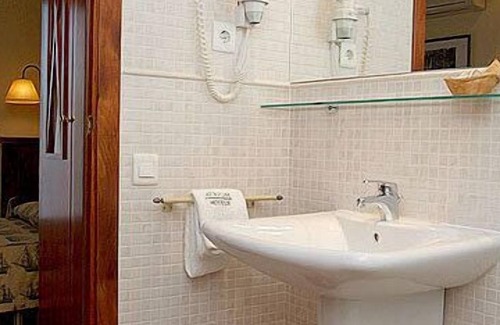 Montbrio del Camp Hotel | Hotel Sant Jordi