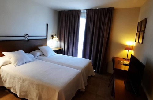 Montbrio del Camp Hotel | Hotel Sant Jordi