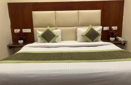 Old Delhi Casa | Hotel Sapphire Deluxe 1 Minutes Walking Distance From New Delhi Railway Station