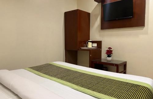 Old Delhi Casa | Hotel Sapphire Deluxe 1 Minutes Walking Distance From New Delhi Railway Station