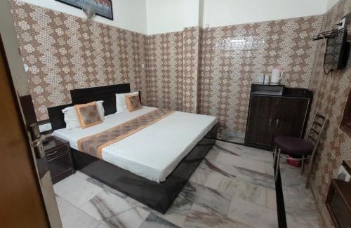 Agra Hotel | HOTEl SARWAN