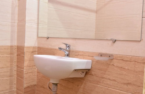 Varanasi Hotel | Hotel Sarweshwary