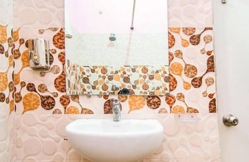 Varanasi Hotel | Hotel Sarweshwary