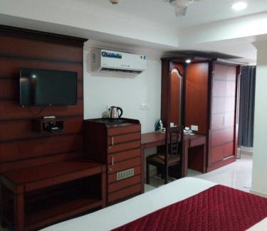 Thrissur Hotel | Hotel Savera Park