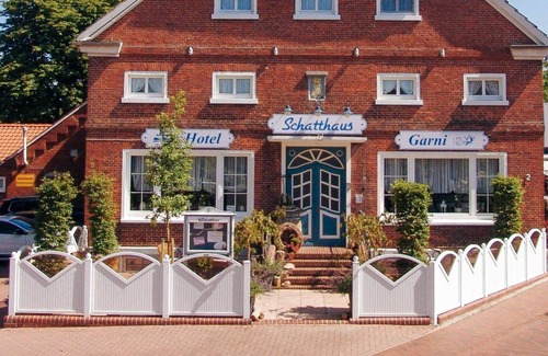Greetsiel Hotel | Hotel Schatthaus