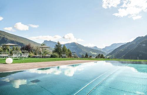 Castelrotto Hotel | Hotel Scherlin