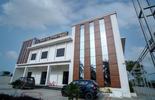Mat Hotel | Hotel SD GRAND PALACE Near Shri Radha Krishna Vivah Sthali, Bhandirvan, Vrindavan