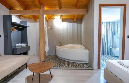 Vlore Hotel | Hotel Semajo