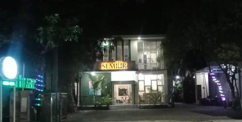 Sampang Hotel | Hotel Semilir Syariah Sampang