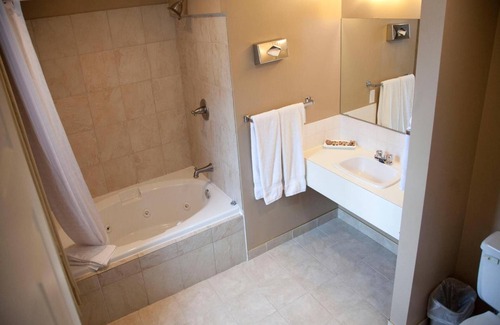 Saskatoon Downtown Hotel | Hotel Senator