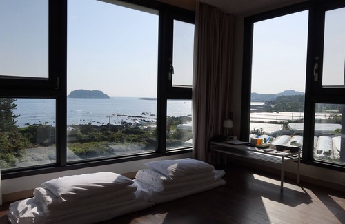 Songsan-dong Hotel | Hotel Seogwipean