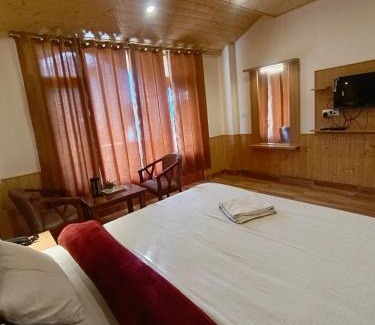 Gadherni Hotel | Hotel Seven Heaven ManaIi BY RS Group Of Hotel's