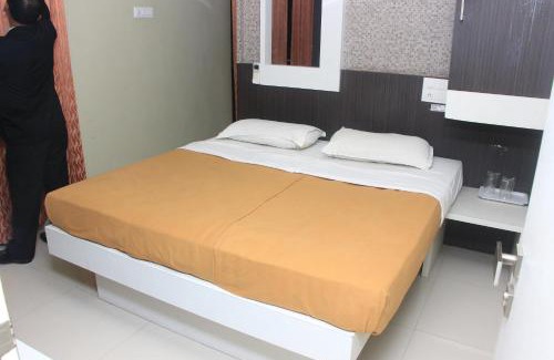 Kolhapur Hotel | Hotel Sham Suman, Kolhapur- Opposite To Mahalaxmi Temple