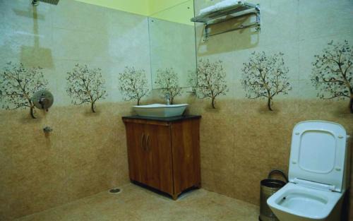 Gunehr Hotel | Hotel Shani - Punjabi Rasoi