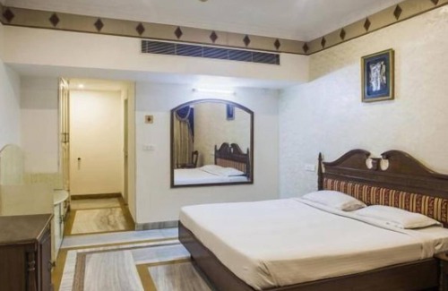 Panchkula Urban Estate Hotel | Hotel Shiraaz 1