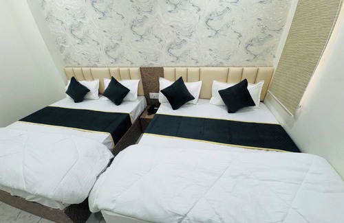 Dwarka Hotel | Hotel shiv palace