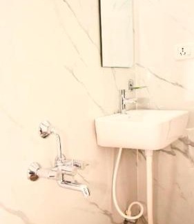Mahmoorganj Hotel | Hotel shiva home