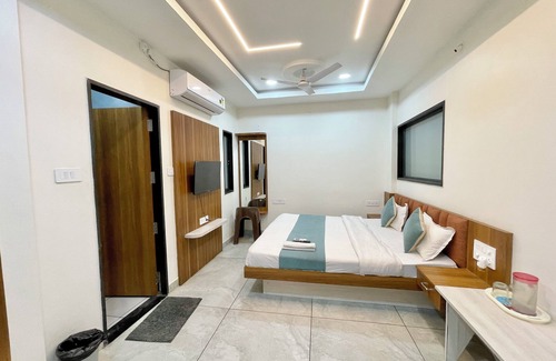 Ujjain Hotel | Hotel Shree Nakoda Paradise - Ujjain