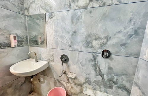 Ujjain Hotel | Hotel Shree Nakoda Paradise - Ujjain