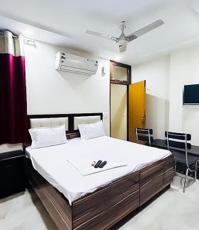 Govindpuri Hotel | Hotel Shyam villa - Near Govindpuri Metro Station