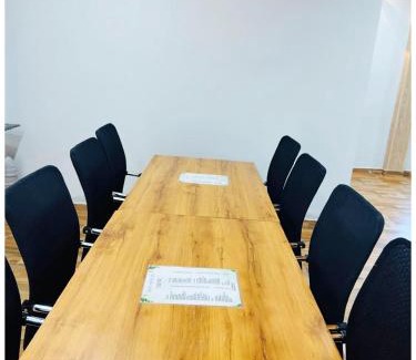 Varanasi Casa | Hotel Siꓓꓓhi Vinayaka Inn Varanshi - Near Kashi Vishwanath Temple and Ganga Ghat with Fully Air Conditioned -Wi-fi #Restaurant #Parking - A Luxury Hotel In Varanasi