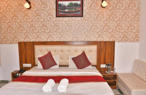 Taj Ganj Hotel | Hotel Sidhartha Walking Distance From TajMahal