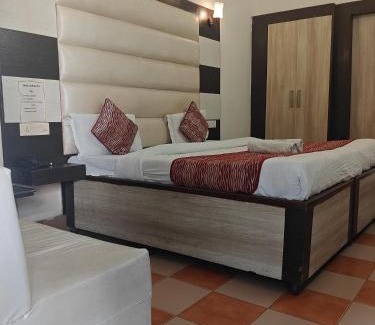 Taj Ganj Hotel | Hotel Sidhartha Walking Distance From TajMahal