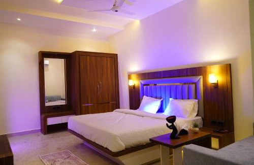 Ambikapur Hotel | HOTEL SIGNATURE INN
