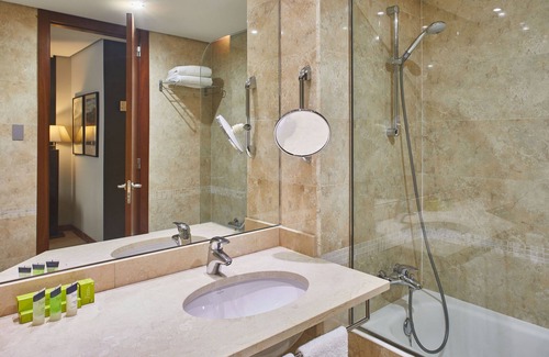 Centro de Santander Hotel | Hotel Silken Coliseum