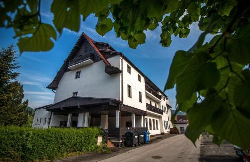 Mala Skala Hotel | Hotel Skála