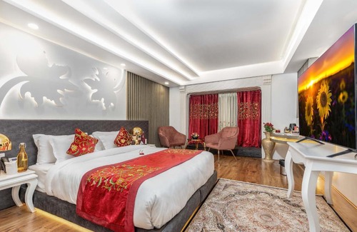 Dal Lake Hotel | Hotel Snow Land