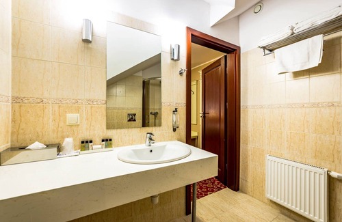 Sobienie Jeziory Hotel | Hotel Sobienie Krolewskie