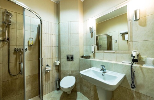 Sobienie Jeziory Hotel | Hotel Sobienie Krolewskie