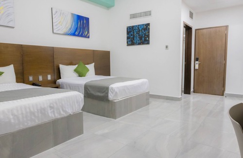 Zona Dorada Hotel | Hotel Solamar Inn